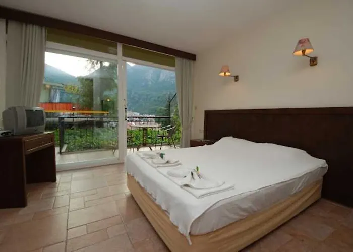 Hotell Es Turunc 4*